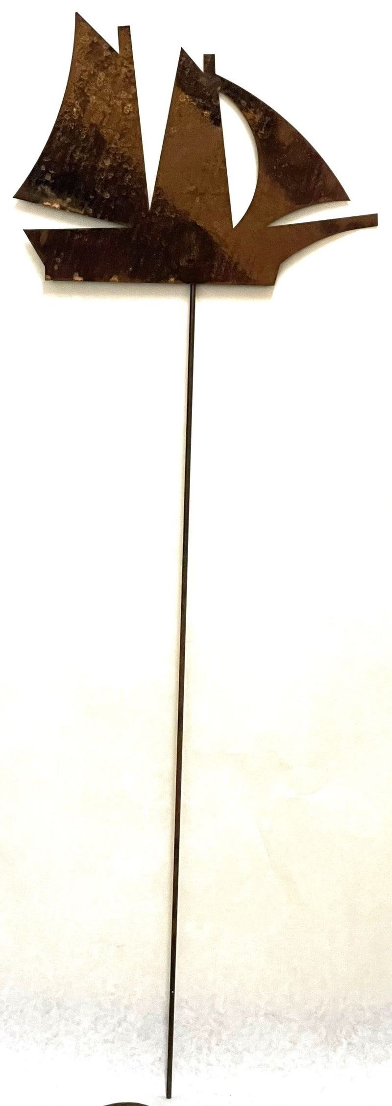 Rust-finished Sail Boat Design Garden Stake, crafted from durable metal, ideal for enhancing outdoor spaces with nautical-themed decor.